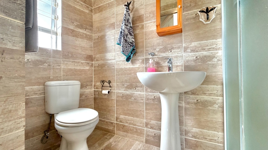 4 Bedroom Property for Sale in Bettys Bay Western Cape